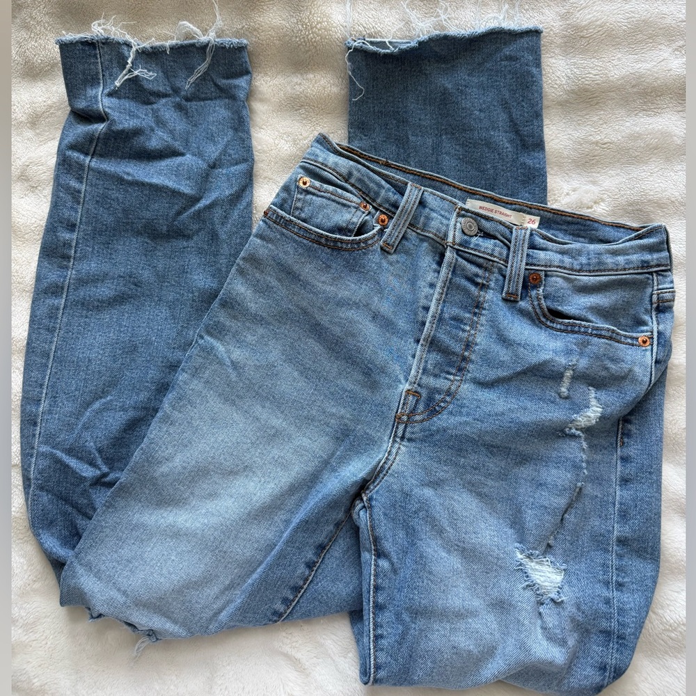 Women's Distressed Blue Jeans levi’s
